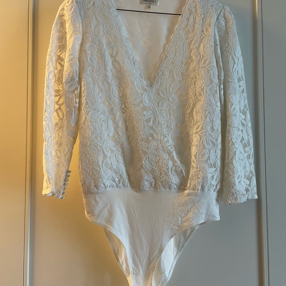 BUNDLED: J.JILL Beaded Top, PROSPECT Lace Body Suit, CALVIN KLEIN Oxford blouse. - Picture 9 of 15